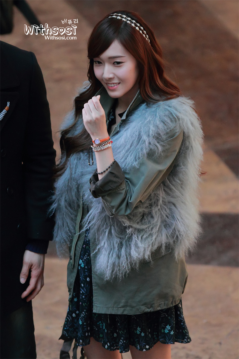 [OTHER][20-01-2012]Jessica tại trường quay của bộ phim "Wild Romance" - Page 16 1167DA3A4F33B59A47ED3E