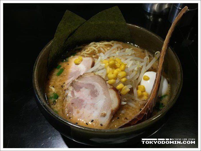 도쿄 핫쵸보리 맛집인 "도. 미소(ど・みそ)"의 미소라멘(된장라면)