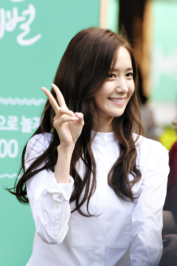 [PIC][27-09-2014]YoonA tham dự sự kiện “Innisfree PLAY GREEN Festival 2014” tại Seocho Culture & Arts Park vào chiều nay 2454D0415426B585203882