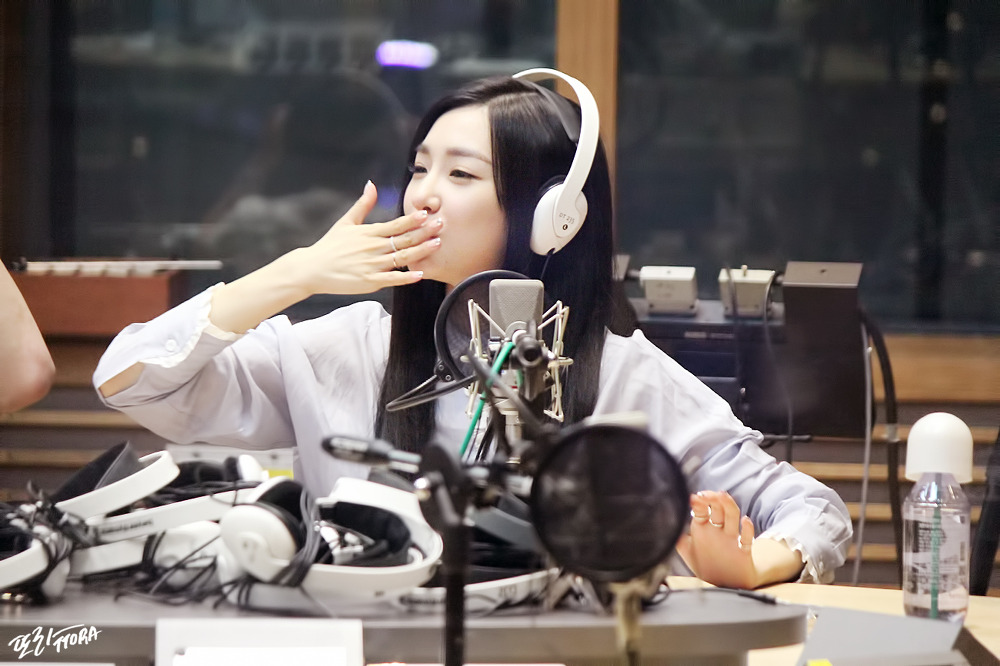 [OTHER][06-02-2015]Hình ảnh mới nhất từ DJ Sunny tại Radio MBC FM4U - "FM Date" - Page 17 2550C83D557EA73D0D9556