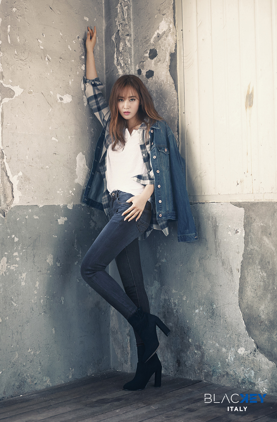 [OTHER][25-08-2016]Yuri trở thành người mẫu mới cho Dòng Jeans - "블라키/BLACKEY" 257502445850E71A0B9043