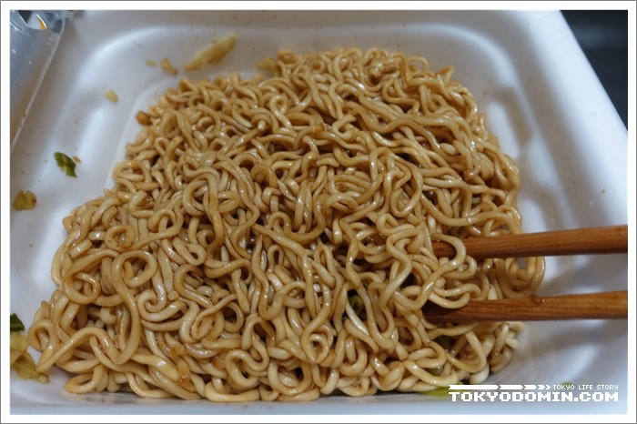 일본의 야키소바 컵라면의 홋카이도 한정판은 어떤게 다른가?
