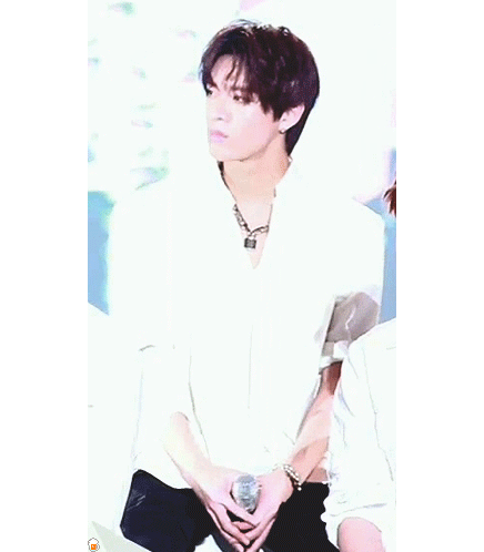GIFS YUYU BB ♥ (imagine being this hot, cant relate))  9921A73359B402242ADBDE