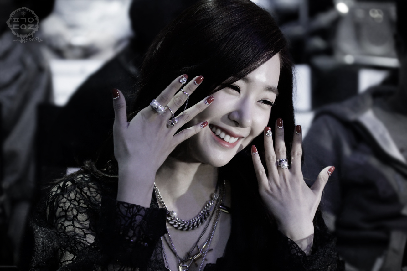 [PIC][24-03-201]Tiffany tham dự "Steve J & Yoni P 2014 F/W Seoul Fashion Week" vào trưa nay 21277E45533F6BDF13B3BE