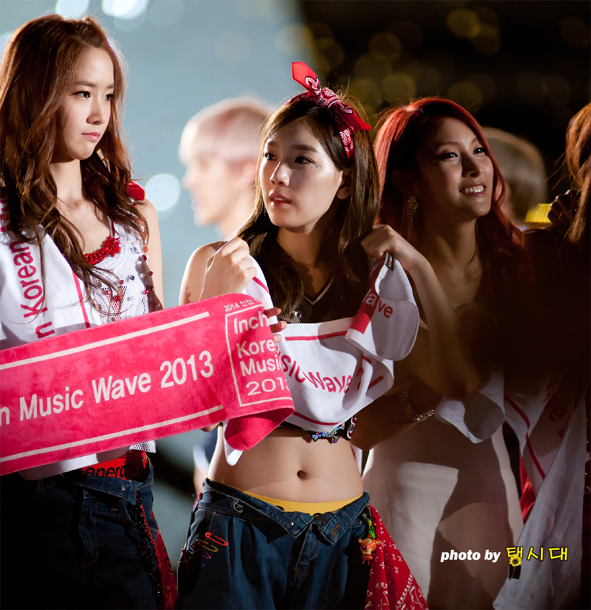 [PIC][01-09-2013]Hình ảnh mới nhất từ "Incheon Korean Music Wave 2013" của SNSD và MC YulTi vào tối nay - Page 4 2169A03F5229D9F1088B78