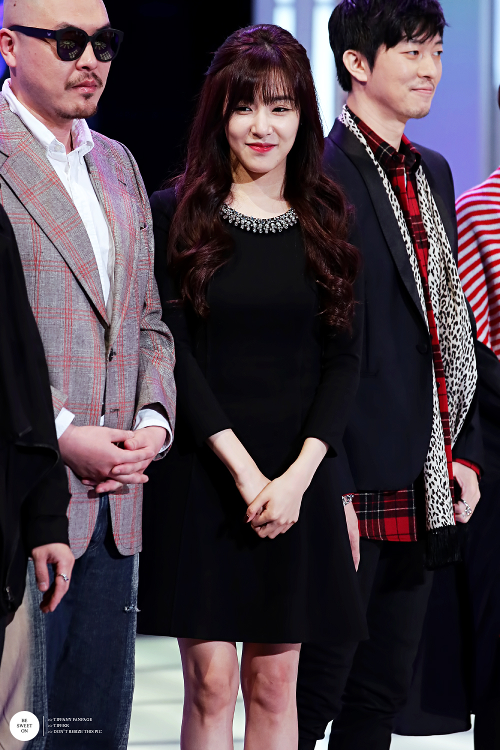 [PIC][16-10-2013]Tiffany xuất hiện tại buổi họp báo ra mắt chương trình "Fashion King Korea" vào trưa nay 217C6F4B5262255E38167D