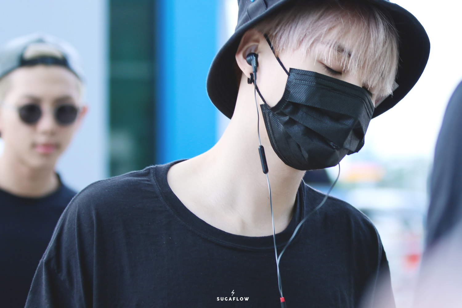 rest) on X: Photo by K-Media 220328 BTS at Incheon Airport Min Yoongi #SUGA   / X