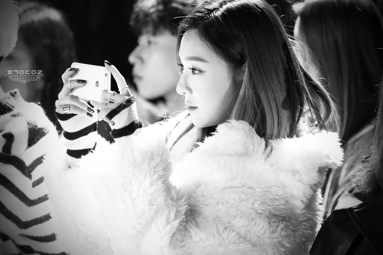 [PIC][17-10-2015]Tiffany tham dự "Hera Seoul Fashion Week 2016SS 'Lucky Chouette'" vào tối nay 233F864A5647777E0D065D