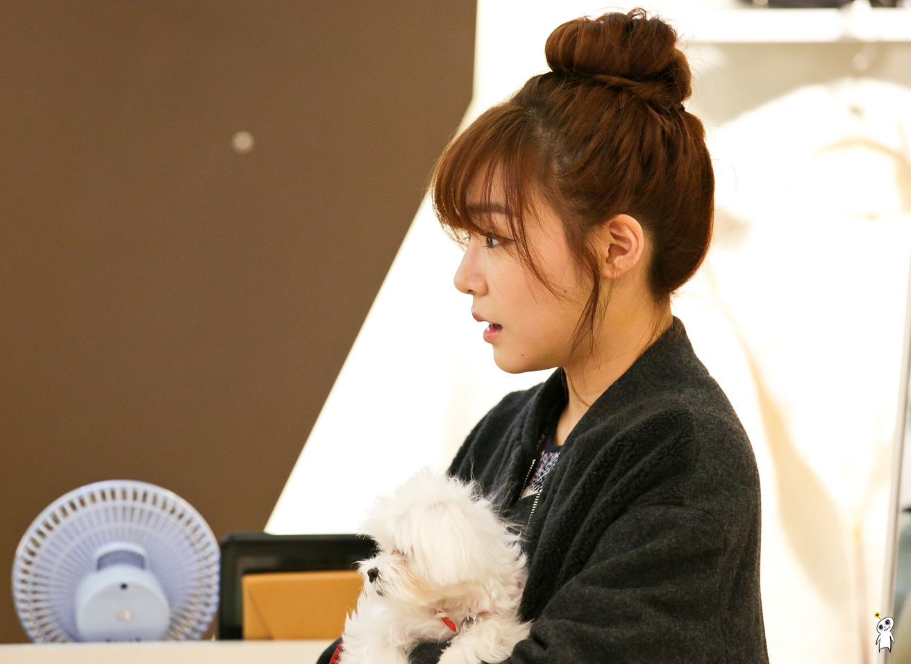 [PIC][28-11-2013]Tiffany ghé thăm cửa hàng "QUA" ở Hyundai Department Store vào trưa nay - Page 3 2567294052980CB62726F4