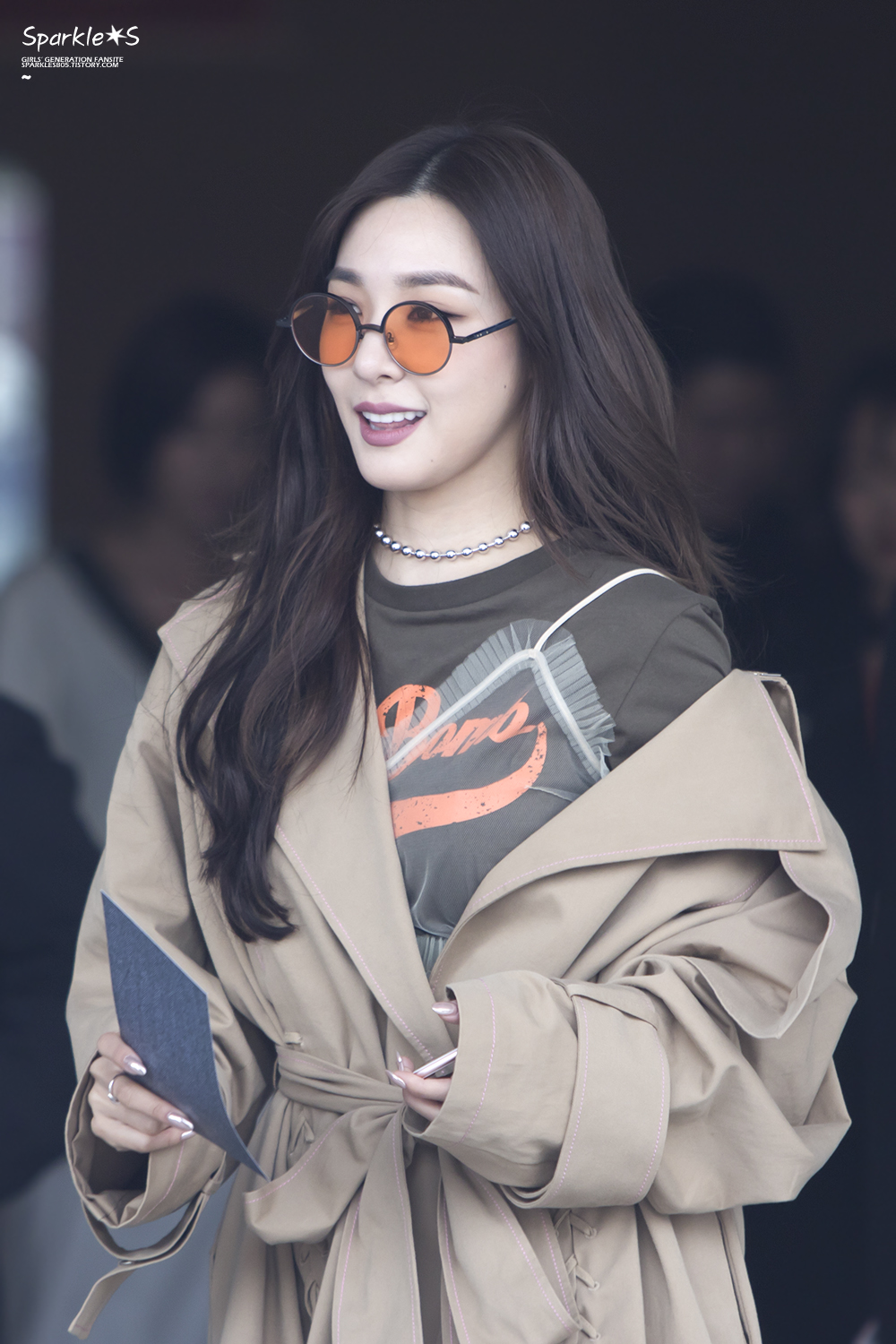 [PIC][29-03-2017]Tiffany tham dự sự kiện ra mắt BST Thu - Đông của thương hiệu "YCH" trong khuôn khổ "2017 S/S HERA Seoul Fashion Week" vào chiều nay - Page 3 256DC2385908F4430C2ECD